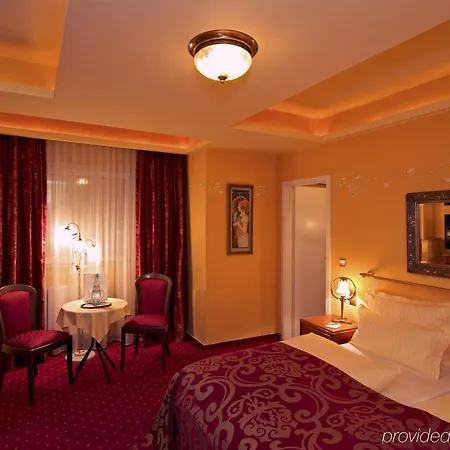 Hotell Neuer Fritz 3*